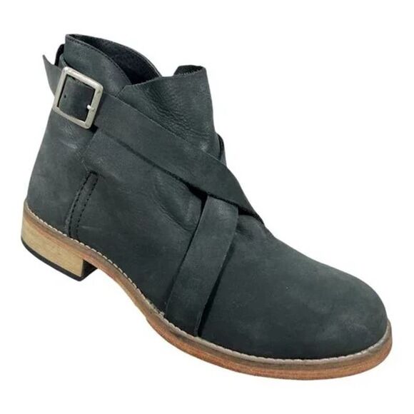 Free People‎ Las Palmas Black Leather Buckle Ankle Boots Sz 39 - Picture 1 of 9